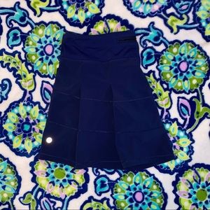 abi’s closet 🌸 RARE Lululemon Skirt 🌸 Great condition